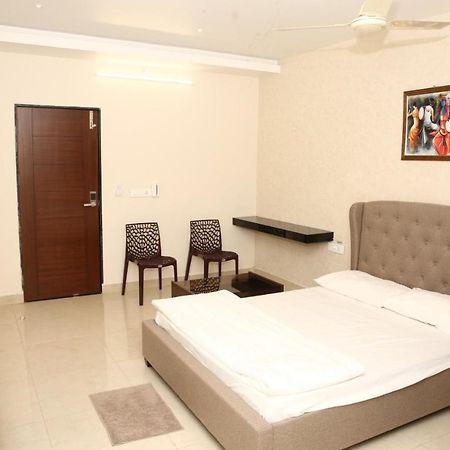 Hotel S-Inn Palakollu Екстер'єр фото