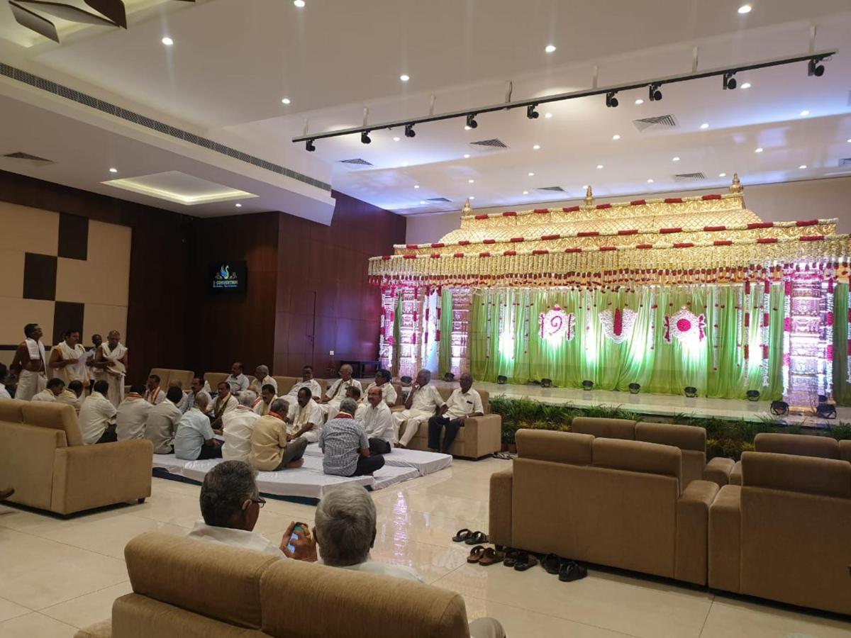 Hotel S-Inn Palakollu Екстер'єр фото