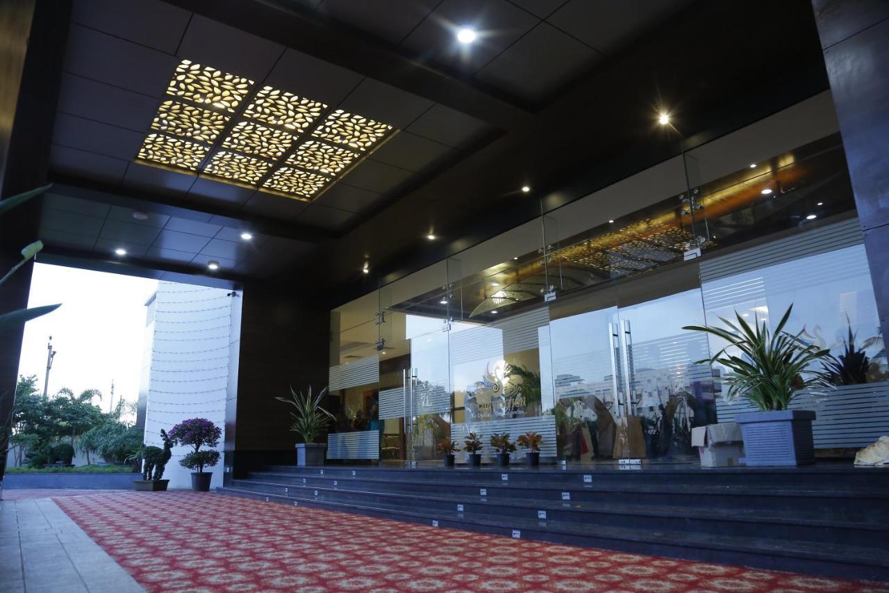 Hotel S-Inn Palakollu Екстер'єр фото