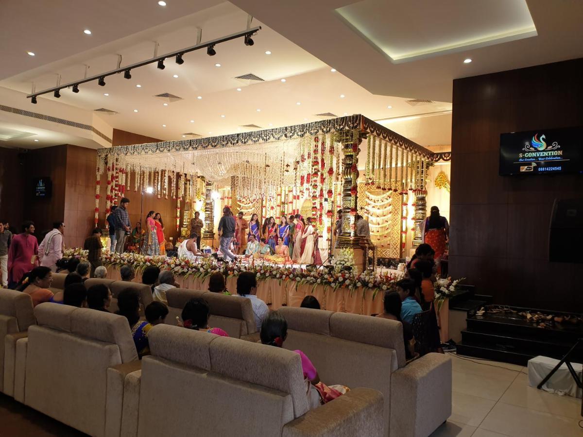 Hotel S-Inn Palakollu Екстер'єр фото